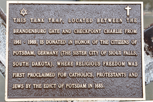 sign about the tank trap
